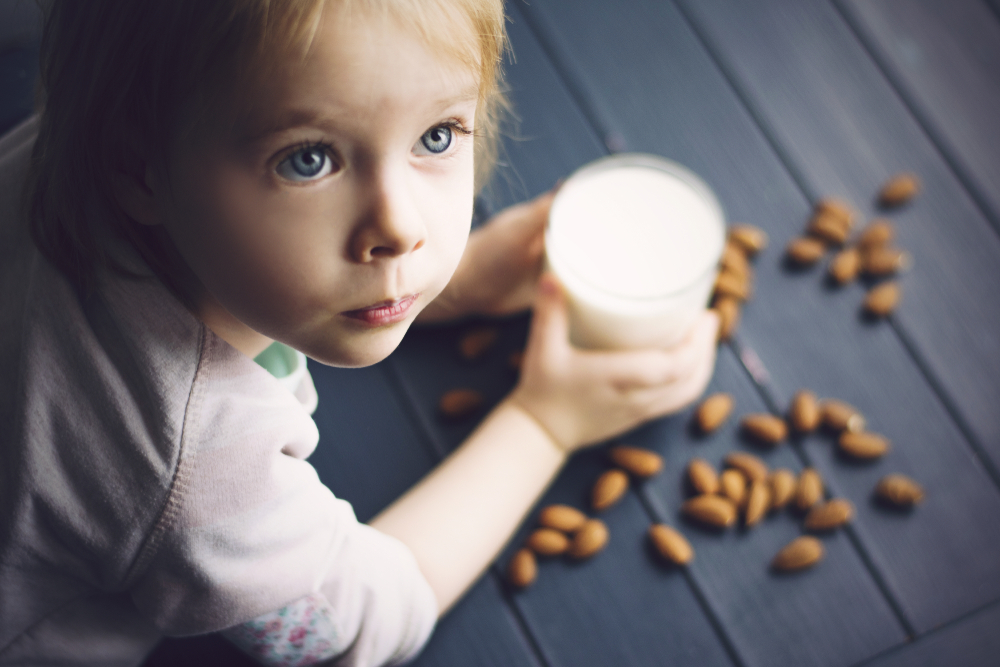 Allergie produit laitier bebe : symptômes et traitement