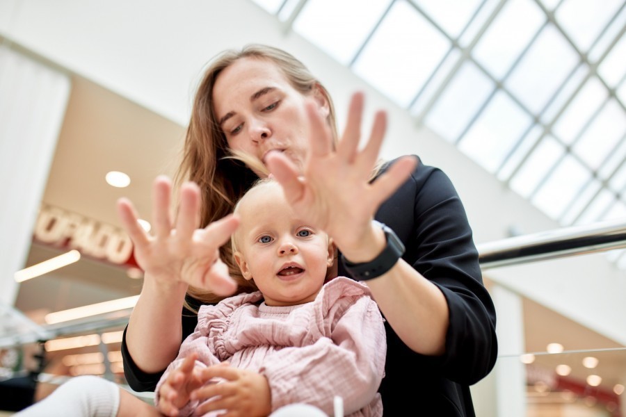 Comment initier mon bébé aux signes de communication ?