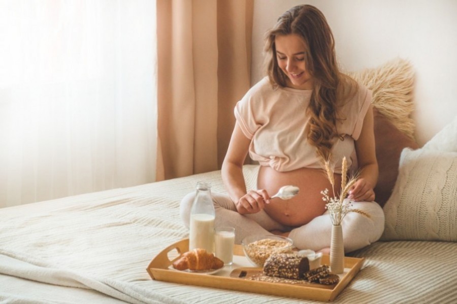 Est-ce que je peux manger du houmous enceinte ?