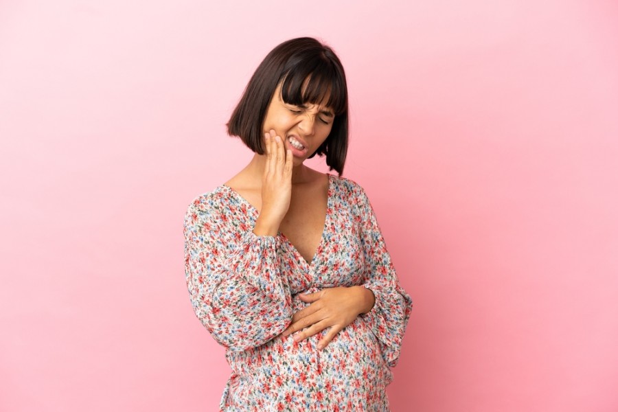 Mal de dents quand on est enceinte : que dois-je faire ?