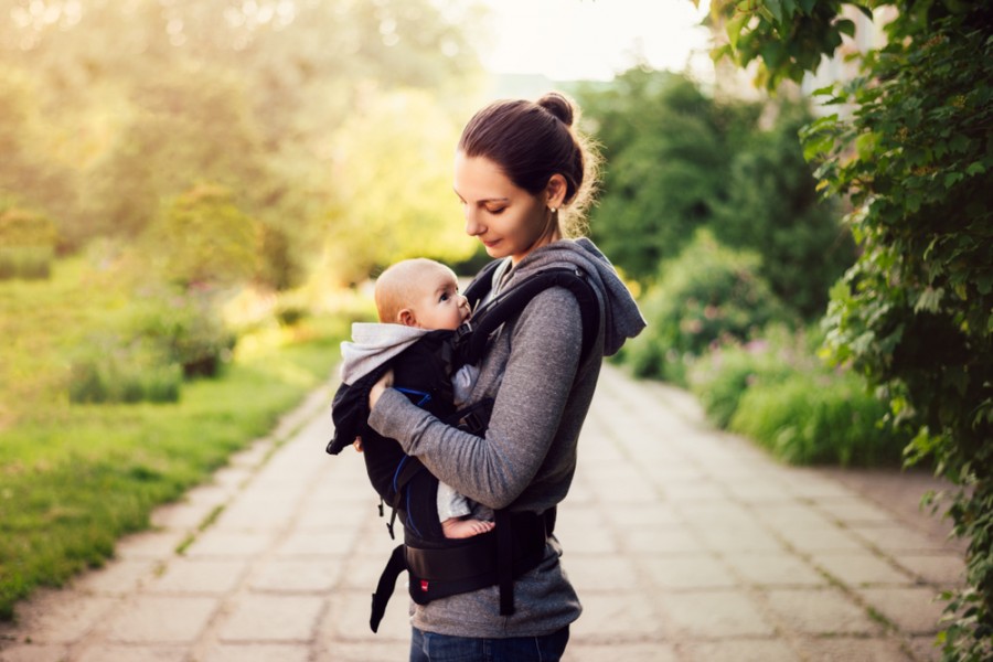 Porte-bébé sling : comment bien le choisir ?