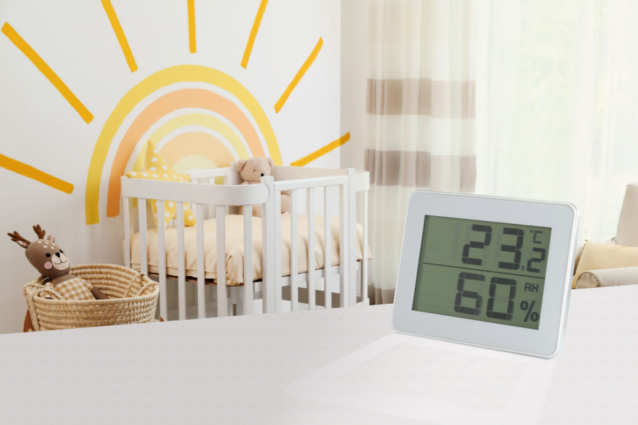 Comment choisir un thermomètre pour la chambre du bébé ?